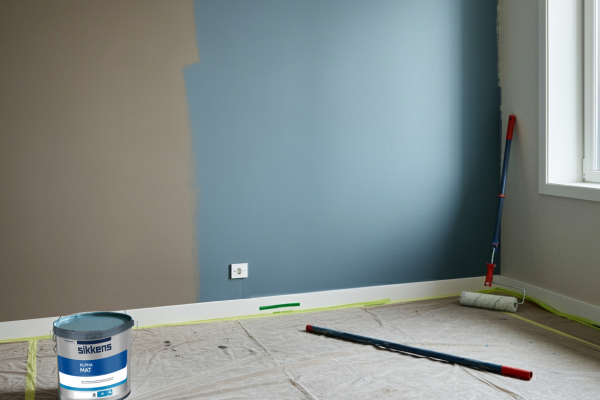Slaapkamer bed achter wand